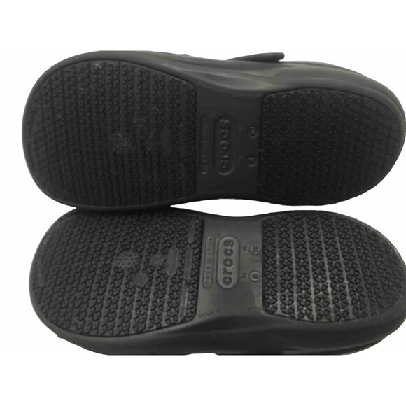 Crocs Shoes Mens Size 8 Classic Clog Sandals Black Waterproof Womens 10 Slip On main image 5